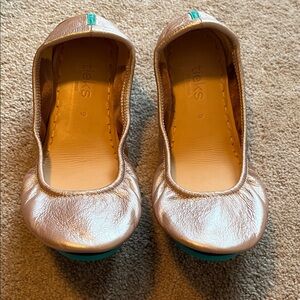 Like new Rose Tieks size 9